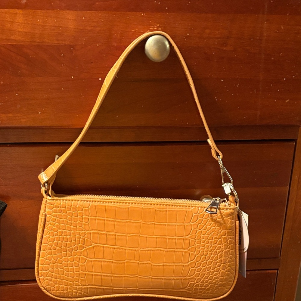 NWT Croc-Embossed Tan Shoulder Bag. Separate silver chain strap. Camel color.